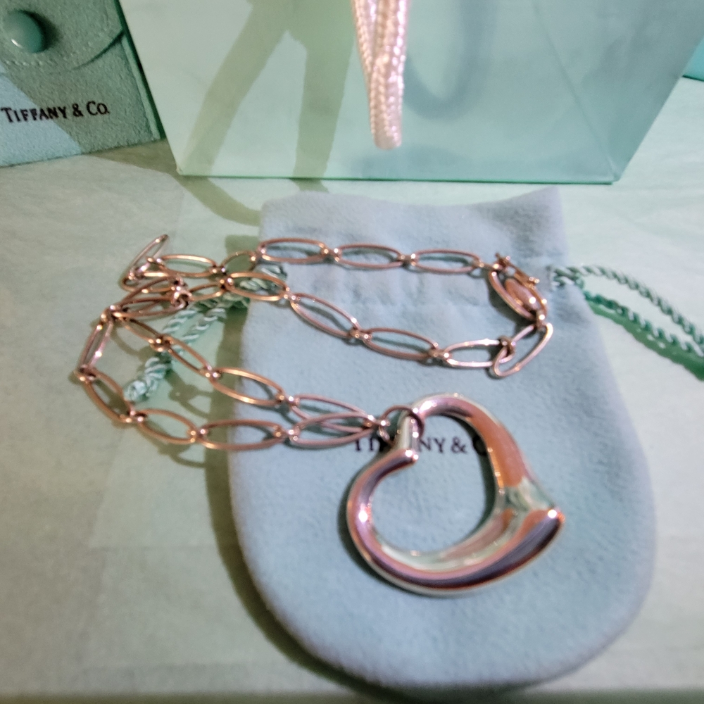 RARE Tiffany & Co. Elsa Peretti 36mm Open Heart Pendant On Oval Link Chain